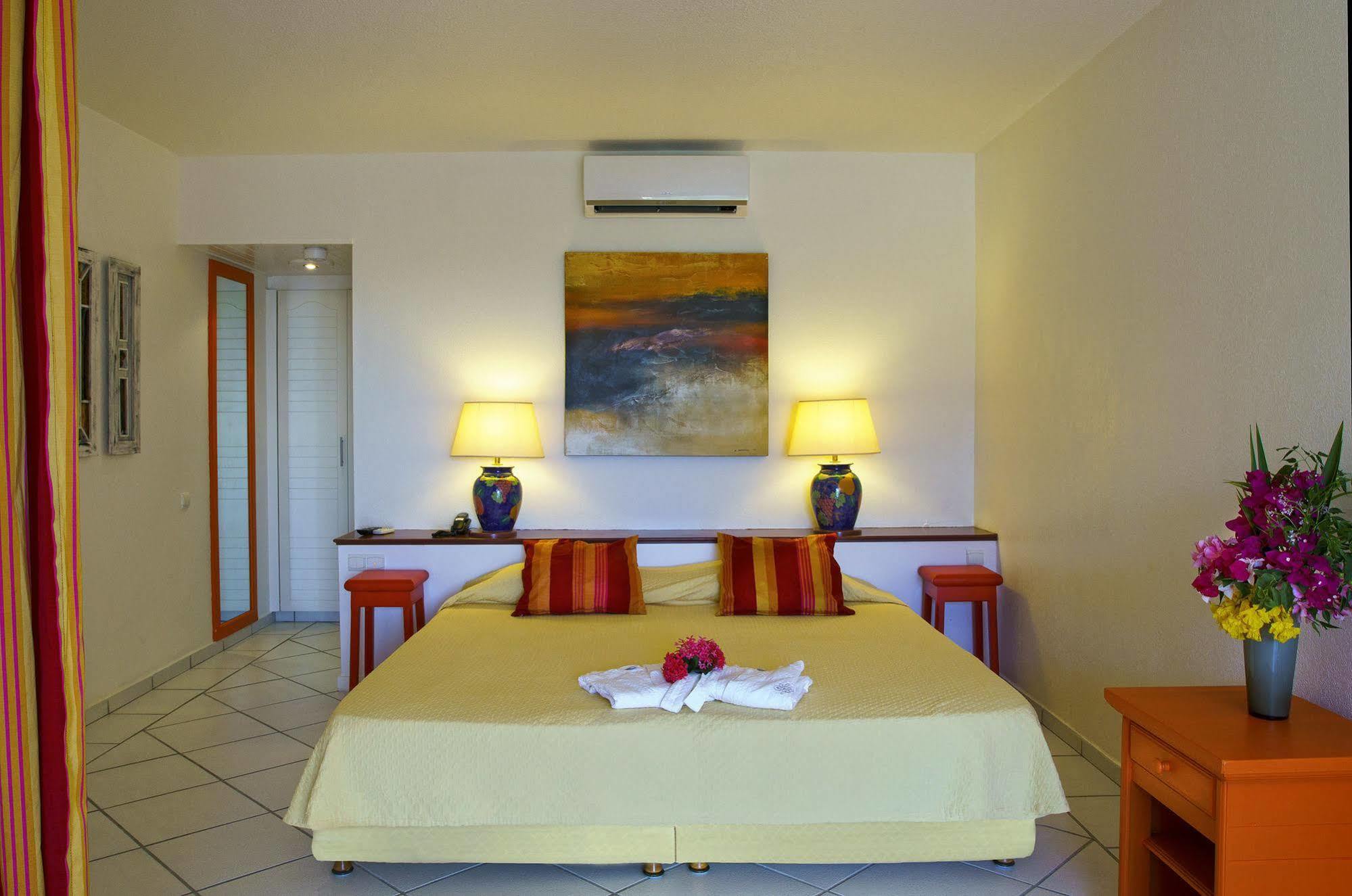 Le Domaine Anse Marcel Beach Resort ภายนอก รูปภาพ